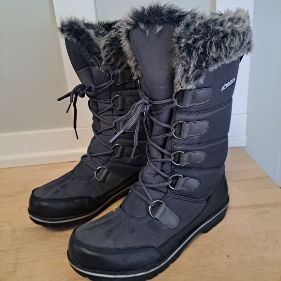 Athletech Faux Fur Trim Winter Snow Boots
Size: 9 - Picture 1 of 7